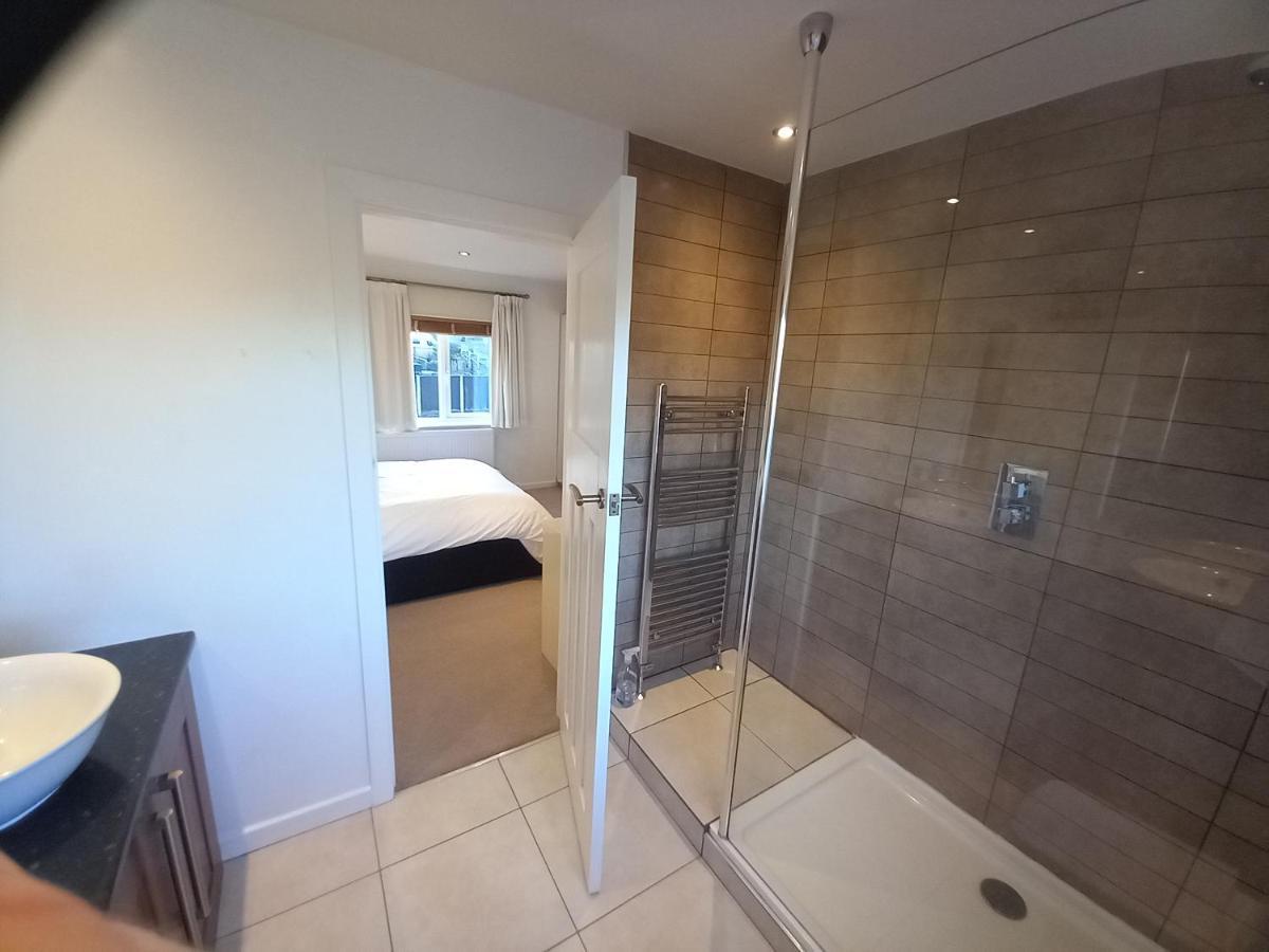 Вілла Grange Croft Ben Rhydding Екстер'єр фото